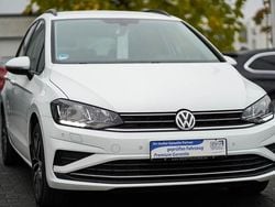 Weiß Gebraucht 2019 VW Golf Sportsvan Van / Kleinbus | 13.950 € (Fairer Preis)