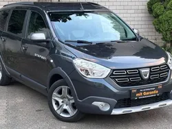 Grau Gebraucht 2022 Dacia Lodgy Stepway Van / Kleinbus | 15.600 € (Fairer Preis)