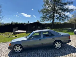 Grau Gebraucht 1990 Mercedes 300 Limousine | 10.850 €