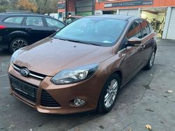 Braun Gebraucht 2013 Ford Focus Titanium Limousine | 5.900 € (Fairer Preis)