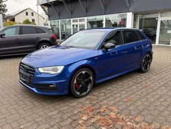 Blau Gebraucht 2016 Audi A3 Sportback Ambition Kleinwagen | 13.900 €