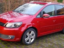 Rot Gebraucht 2015 VW Touran Comfortline Van / Kleinbus | 14.999 € (Superpreis)