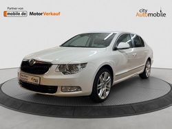 Weiß Gebraucht 2012 Skoda Superb Elegance Limousine | 13.980 €