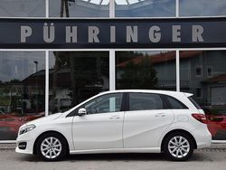 Weiß Gebraucht 2018 Mercedes B200 Style Van / Kleinbus | 18.290 € (Fairer Preis)