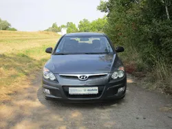 Grau Gebraucht 2010 Hyundai i30 Edition+ Kleinwagen | 3.900 € (Fairer Preis)