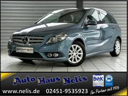 Blau Gebraucht 2014 Mercedes B180 Van / Kleinbus | 16.990 € (Teuer)