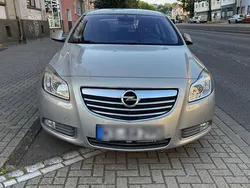 Grau Gebraucht 2010 Opel Insignia Limousine | 4.400 € (Guter Preis)