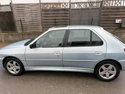 Grau Gebraucht 2000 Peugeot 306 Kleinwagen | 500 €