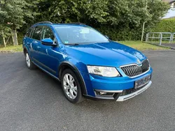 Blau Gebraucht 2016 Skoda Octavia Scout Scout 4x4 Kombi | 12.950 €