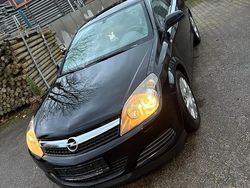 Schwarz Gebraucht 2009 Opel Astra Coupé | 2.000 €