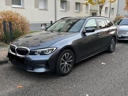 Grau Gebraucht 2021 BMW 318 Kombi | 16.400 € (Fairer Preis)