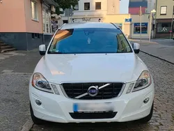 Weiß Gebraucht 2010 Volvo XC60 SUV | 9.900 € (Etwas zu teuer)