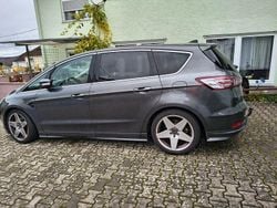 Grau Gebraucht 2016 Ford S-MAX ST-Line Van / Kleinbus | 14.900 € (Guter Preis)