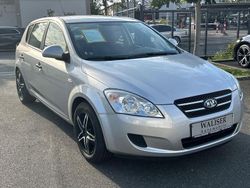 Silber Gebraucht 2010 Kia Ceed LX Limousine | 2.999 € (Fairer Preis)