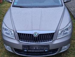 Silber Gebraucht 2010 Skoda Octavia Ambiente Kombi | 3.500 € (Guter Preis)