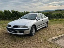 Gebraucht 2002 Mitsubishi Carisma Limousine | 800 €