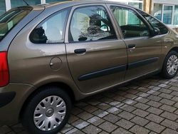Braun Gebraucht 2009 Citroën Xsara Picasso Van / Kleinbus | 2.999 €