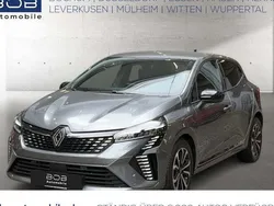 Grau Gebraucht 2024 Renault Clio V Techno Limousine | 16.333 € (Fairer Preis)