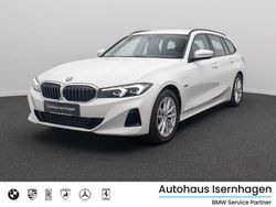 Weiß Gebraucht 2022 BMW 320e Sport Line Limousine | 25.999 € (Guter Preis)