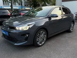 Grau Gebraucht 2023 Kia Rio Spirit Limousine | 20.999 € (Fairer Preis)