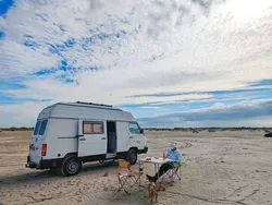 Weiß Gebraucht 1996 Nissan Trade Van / Kleinbus | 7.500 €