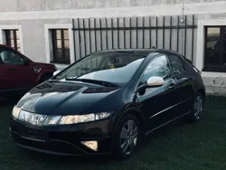 Schwarz Gebraucht 2006 Honda Civic Kombi | 2.100 €