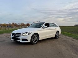 Weiß Gebraucht 2017 Mercedes C250 Kombi | 13.700 € (Superpreis)