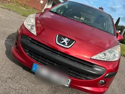 Rot Gebraucht 2005 Peugeot 207 Kleinwagen | 1.500 € (Fairer Preis)