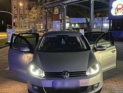 Silber Gebraucht 2013 VW Golf VI Limousine | 8.999 € (Etwas zu teuer)