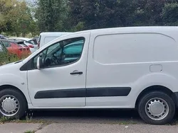 Weiß Gebraucht 2011 Peugeot Partner Avantage Van / Kleinbus | 3.700 € (Fairer Preis)
