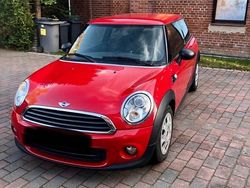 Rot Gebraucht 2012 Mini ONE Kleinwagen | 4.500 € (Etwas zu teuer)
