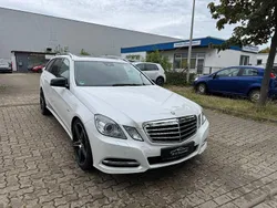 Weiß Gebraucht 2010 Mercedes E200 Kombi | 10.500 € (Fairer Preis)