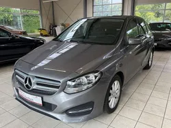 Grau Gebraucht 2016 Mercedes B220 Van / Kleinbus | 13.999 € (Fairer Preis)