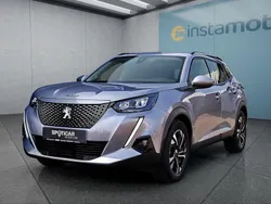 Silber Gebraucht 2021 Peugeot e-2008 Allure SUV | 16.349 € (Guter Preis)