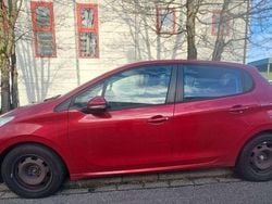 Gebraucht 2014 Peugeot 208 Style Kleinwagen | 1.650 € (Superpreis)
