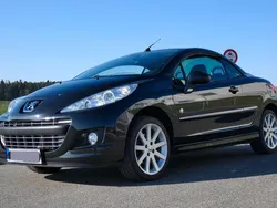 Schwarz Gebraucht 2011 Peugeot 207 CC Roland Garros Cabrio | 6.600 € (Fairer Preis)