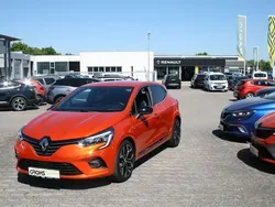 Orange valencia orange metallic Gebraucht 2022 Renault Clio V Techno Limousine | 16.290 € (Fairer Preis)