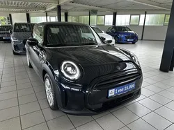 Schwarz Gebraucht 2023 Mini Cooper Kleinwagen | 26.900 € (Etwas zu teuer)