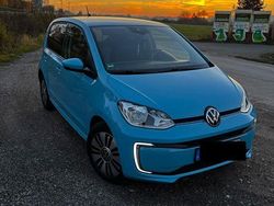 Blau Gebraucht 2021 VW e-up! Kleinwagen | 13.500 € (Fairer Preis)