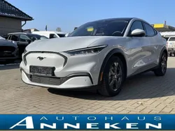 Weiß space white metallic Gebraucht 2023 Ford Mustang Mach-E SUV | 31.950 € (Superpreis)