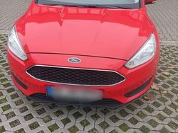 Rot Gebraucht 2018 Ford Focus Kombi | 6.500 €