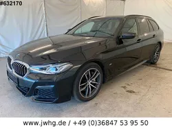 Saphirschwarz (metallic) Gebraucht 2022 BMW 530 M Sport Kombi | 36.950 € (Guter Preis)