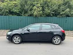 Schwarz Gebraucht 2010 Opel Astra Selection Limousine | 2.890 € (Guter Preis)