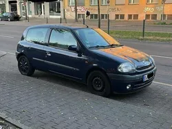 Blau Gebraucht 1999 Renault Clio II Kleinwagen | 2.499 € (Fairer Preis)