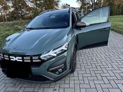 Gebraucht 2023 Dacia Jogger Extreme Van / Kleinbus | 21.000 € (Etwas zu teuer)