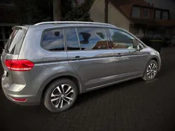 Grau Gebraucht 2019 VW Touran IQ Drive Van / Kleinbus | 23.000 € (Guter Preis)