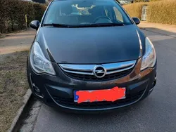 Grau Gebraucht 2013 Opel Corsa Edition Kleinwagen | 4.000 € (Fairer Preis)
