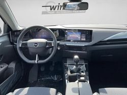 Weiß Gebraucht 2024 Opel Astra Edition Limousine | 25.790 € (Etwas zu teuer)