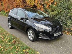 Pantherschwarz metallic Gebraucht 2014 Ford Fiesta Titanium Kleinwagen | 7.150 €