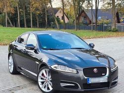 Grau Gebraucht 2015 Jaguar XF S Limousine | 15.499 € (Etwas zu teuer)